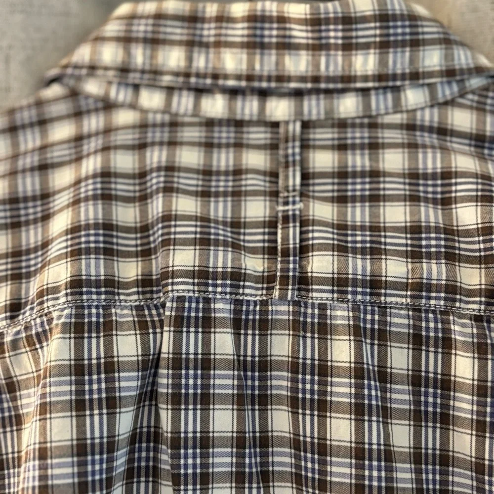 Men’s Banana Republic Soft Wash Long Sleeve Plaid Button up.‎ Size M, Brown.